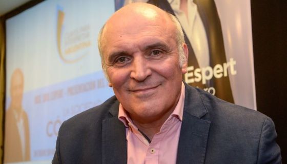 Atacaron con piedras las camioneta del precandidato a presidente, José Luis Espert